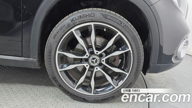 Mercedes-Benz GLA-Class GLA250 4MATIC