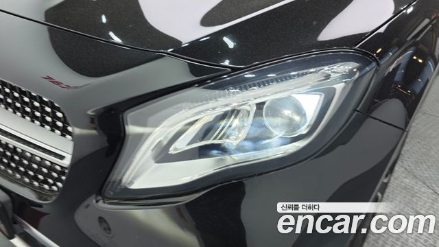 Mercedes-Benz GLA-Class GLA250 4MATIC