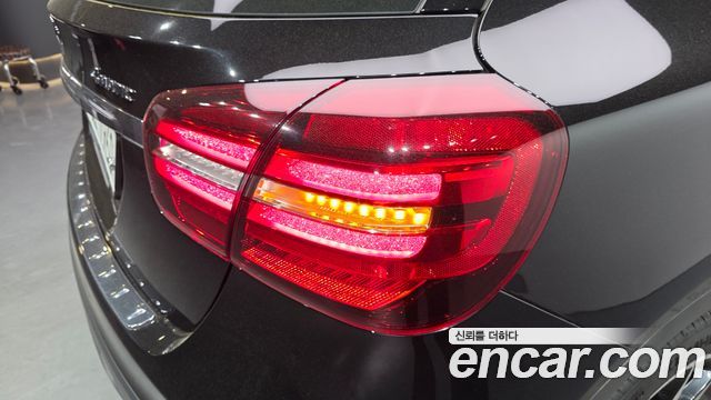 Mercedes-Benz GLA-Class GLA250 4MATIC