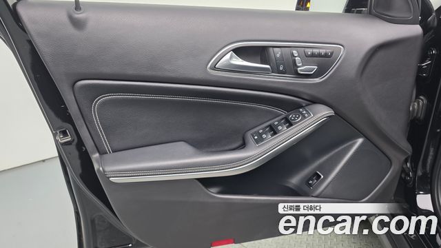 Mercedes-Benz GLA-Class GLA250 4MATIC