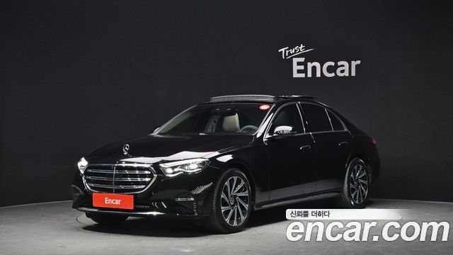 Mercedes-Benz E-Class E300 4MATIC Exclusive