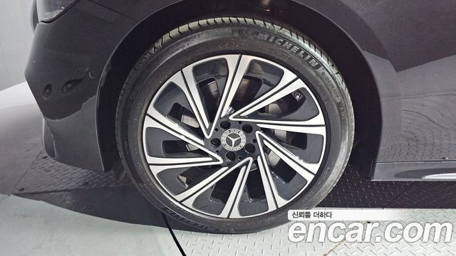 Mercedes-Benz E-Class E300 4MATIC Exclusive