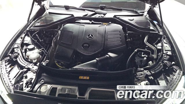 Mercedes-Benz E-Class E300 4MATIC Exclusive
