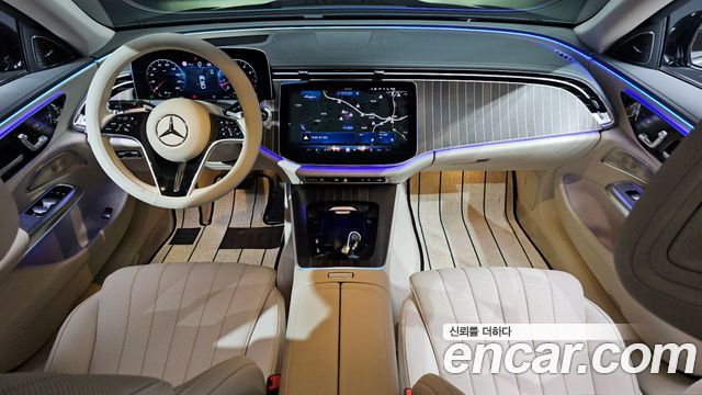Mercedes-Benz E-Class E300 4MATIC Exclusive