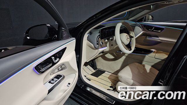 Mercedes-Benz E-Class E300 4MATIC Exclusive