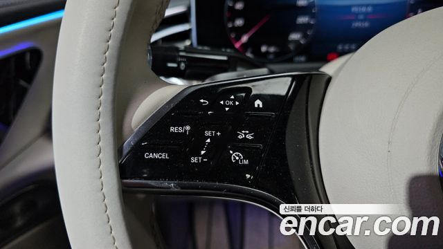 Mercedes-Benz E-Class E300 4MATIC Exclusive