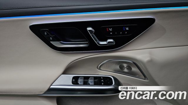 Mercedes-Benz E-Class E300 4MATIC Exclusive