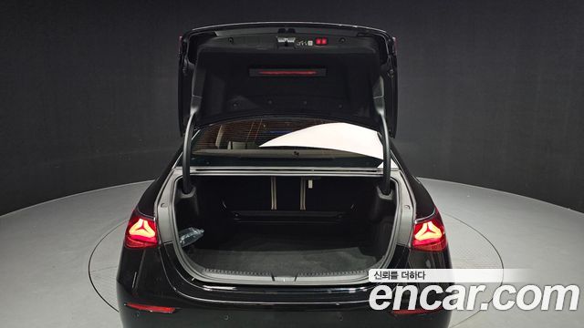 Mercedes-Benz E-Class E300 4MATIC Exclusive