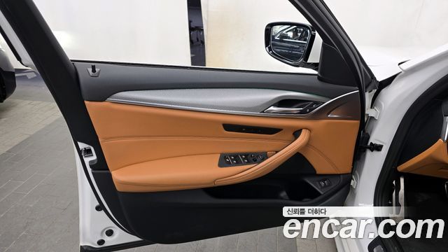 BMW 5-Series 530i xDrive M Sport Package