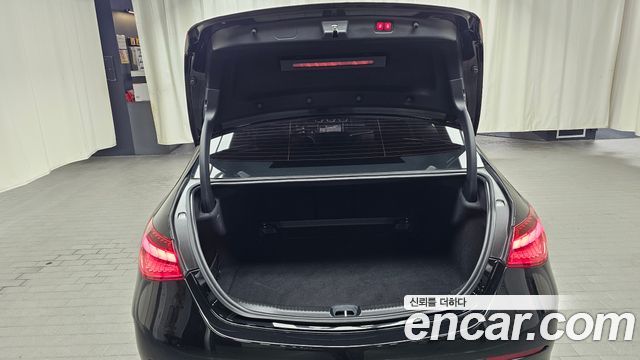 Mercedes-Benz C-Class C300 4MATIC AMG Line