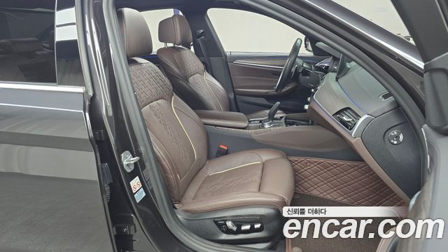 BMW 5-Series 530i M Sport Package Plus