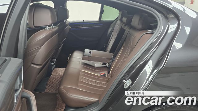 BMW 5-Series 530i M Sport Package Plus