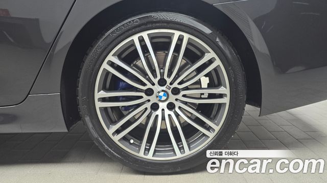 BMW 5-Series 530i M Sport Package Plus