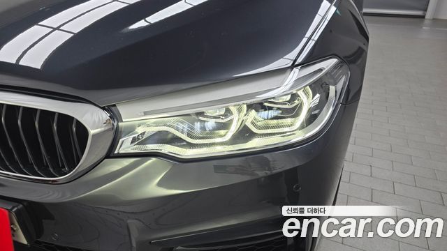 BMW 5-Series 530i M Sport Package Plus