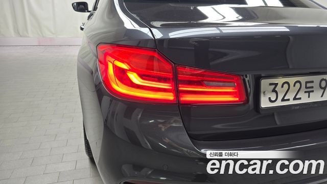 BMW 5-Series 530i M Sport Package Plus