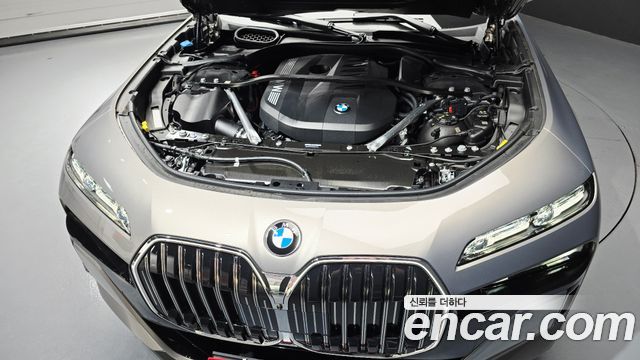 BMW 7-Series 740i xDrive M Sport