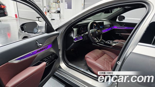 BMW 7-Series 740i xDrive M Sport