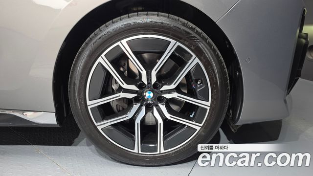 BMW 7-Series 740i xDrive M Sport