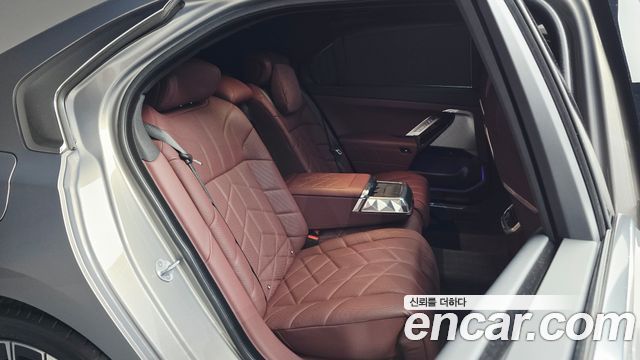 BMW 7-Series 740i xDrive M Sport