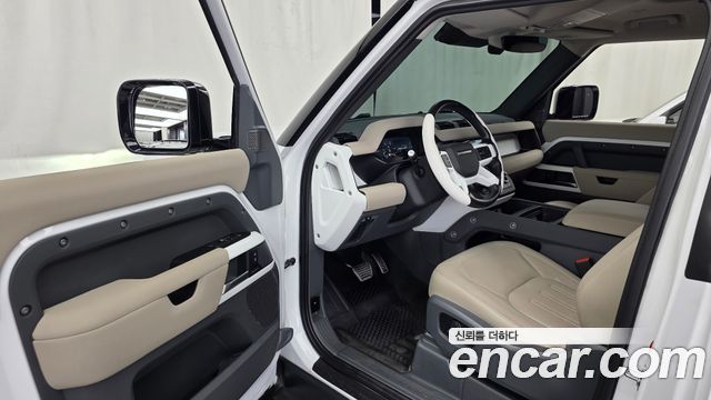 Land Rover Defender 90 D250 SE