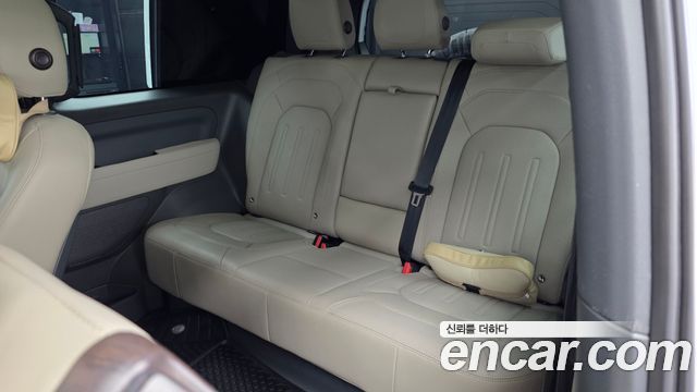 Land Rover Defender 90 D250 SE