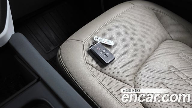 Land Rover Defender 90 D250 SE