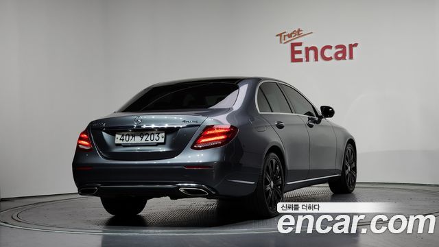 Mercedes-Benz E-Class E400 4MATIC Exclusive