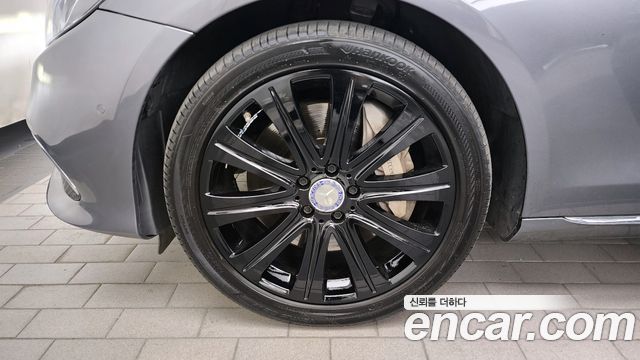 Mercedes-Benz E-Class E400 4MATIC Exclusive
