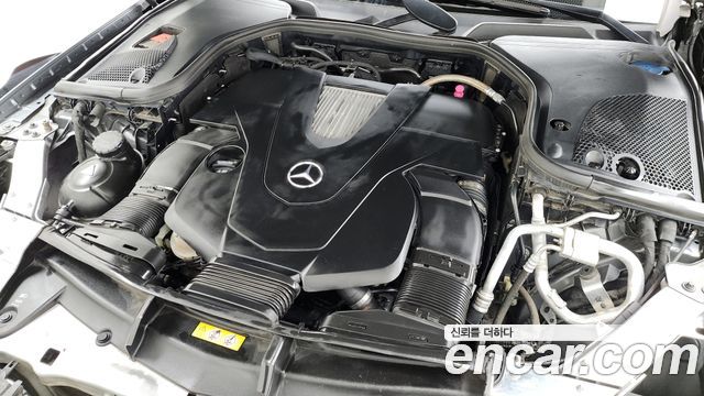Mercedes-Benz E-Class E400 4MATIC Exclusive