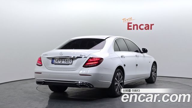 Mercedes-Benz E-Class E300e 4MATIC Exclusive