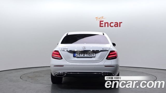 Mercedes-Benz E-Class E300e 4MATIC Exclusive