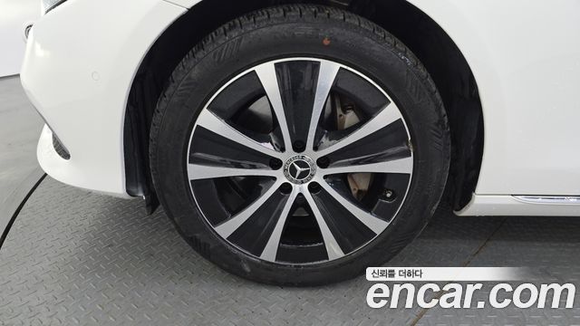 Mercedes-Benz E-Class E300e 4MATIC Exclusive