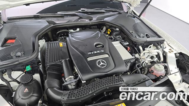 Mercedes-Benz E-Class E300e 4MATIC Exclusive