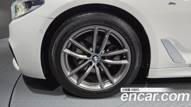 BMW 5-Series 520d M Sport Package Plus