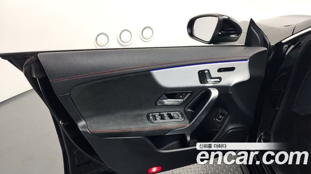 Mercedes-Benz CLA-Class CLA250 4MATIC