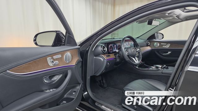 Mercedes-Benz E-Class E300 Exclusive