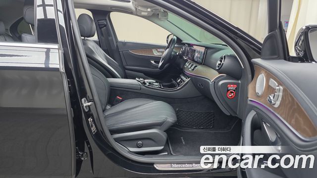 Mercedes-Benz E-Class E300 Exclusive