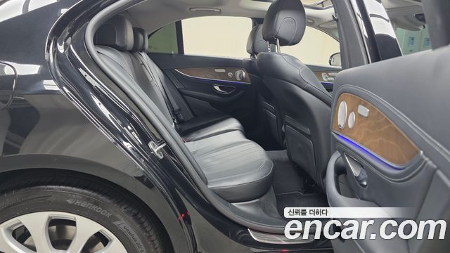 Mercedes-Benz E-Class E300 Exclusive