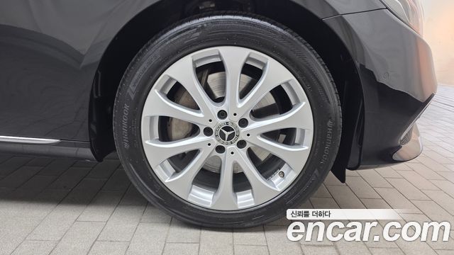 Mercedes-Benz E-Class E300 Exclusive