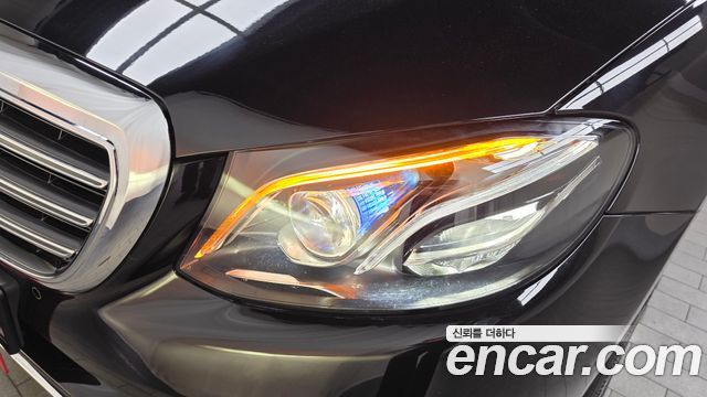 Mercedes-Benz E-Class E300 Exclusive
