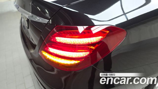 Mercedes-Benz E-Class E300 Exclusive