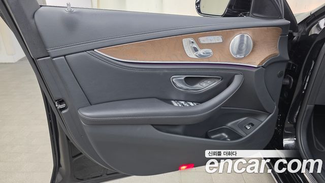 Mercedes-Benz E-Class E300 Exclusive