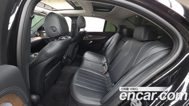 Mercedes-Benz E-Class E300 Exclusive