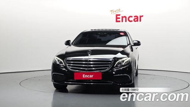 Mercedes-Benz E-Class E300 4MATIC Exclusive
