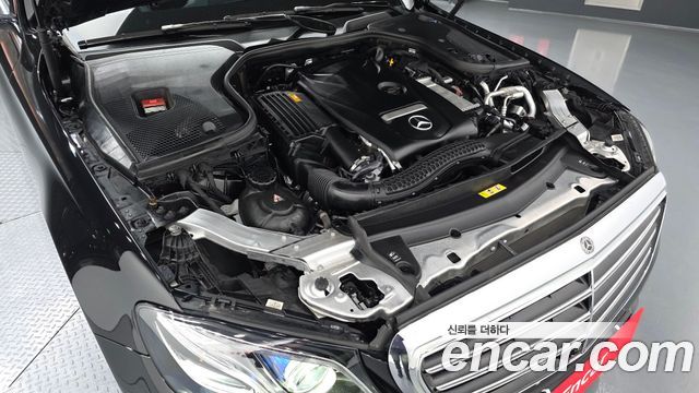 Mercedes-Benz E-Class E300 4MATIC Exclusive
