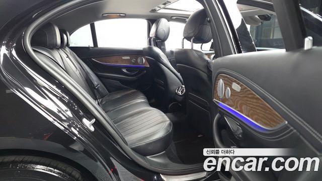 Mercedes-Benz E-Class E300 4MATIC Exclusive