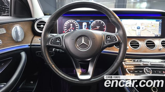 Mercedes-Benz E-Class E300 4MATIC Exclusive