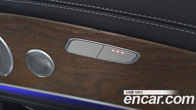 Mercedes-Benz E-Class E300 4MATIC Exclusive