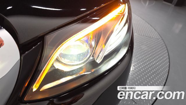 Mercedes-Benz E-Class E300 4MATIC Exclusive