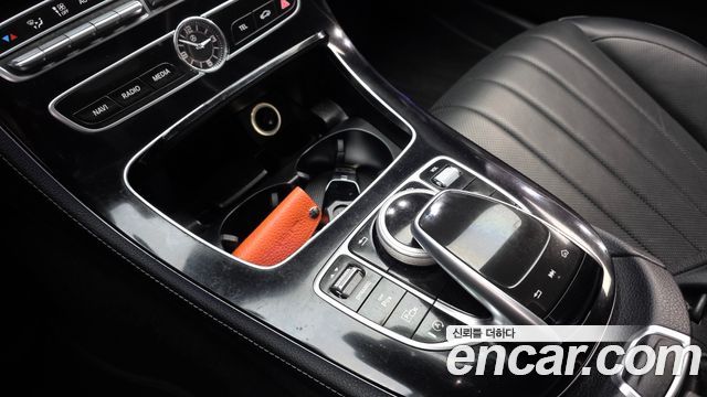 Mercedes-Benz E-Class E300 4MATIC Exclusive